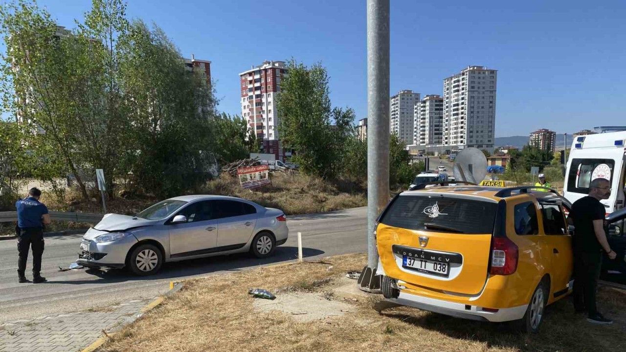 Ticari Taksi Ile Otomobil Arp T Yaral Zonguldak Pusula Son