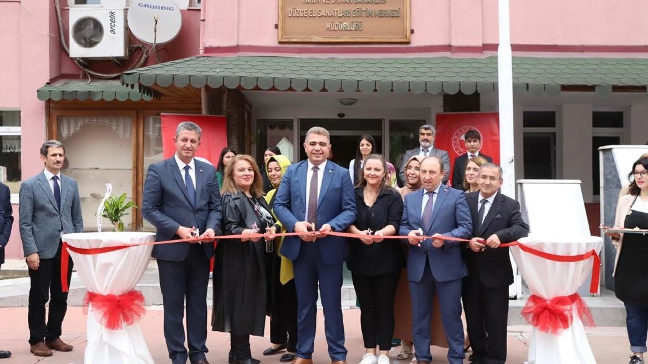 Cumhuriyetin 100ü sanat sergisi açıldı Zonguldak Pusula Son Dakika