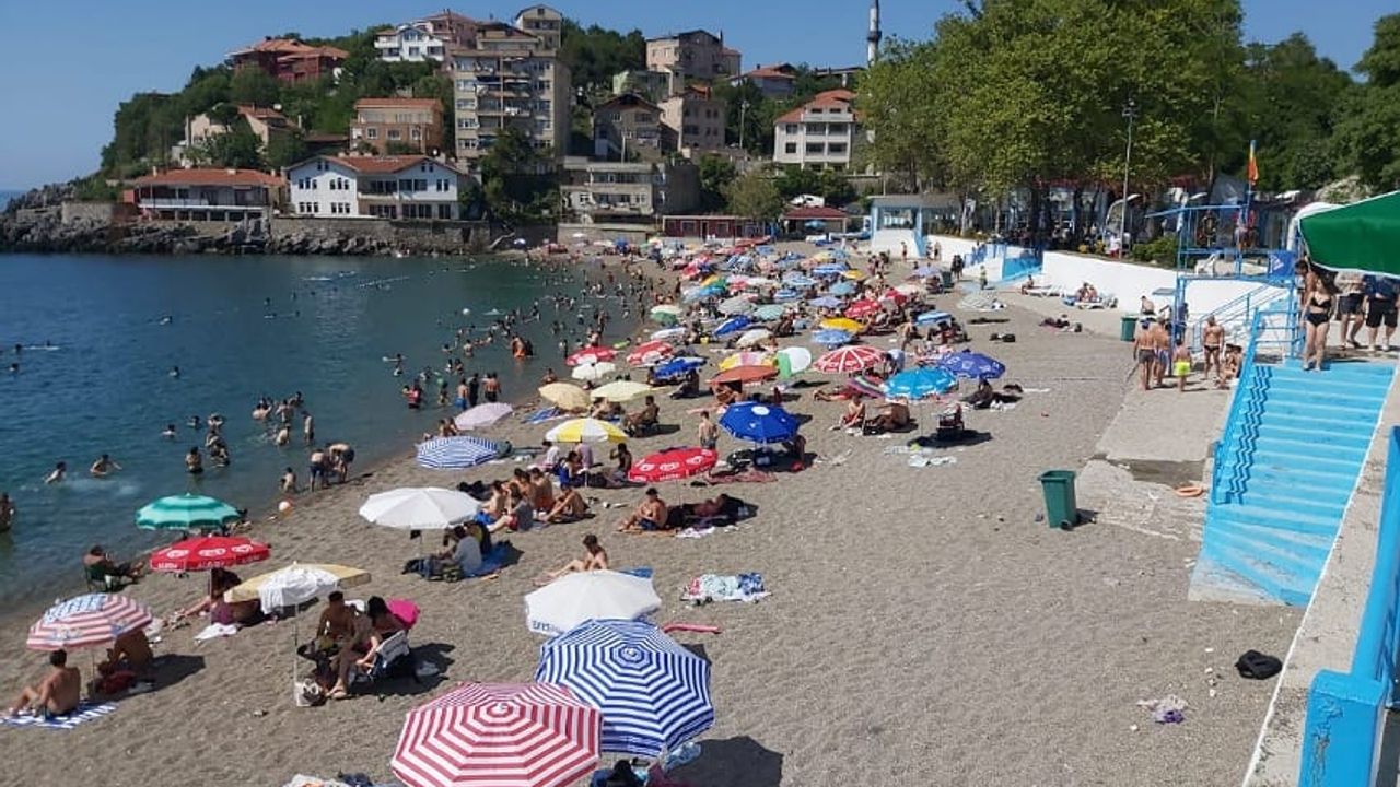 Kapuz Plajı nda fahiş yiyecek içecek fiyatları dudak uçuklattı Simit