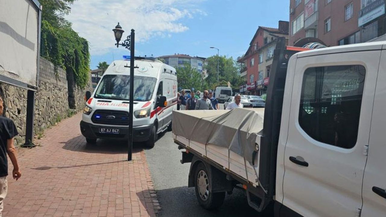 Geri manevra yapan kamyonetin çarptığı kişi yaralandı Zonguldak