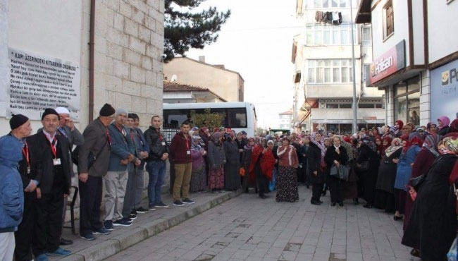 Araç ta umre kafilesi dualarla kutsal topraklara uğurlandı Zonguldak