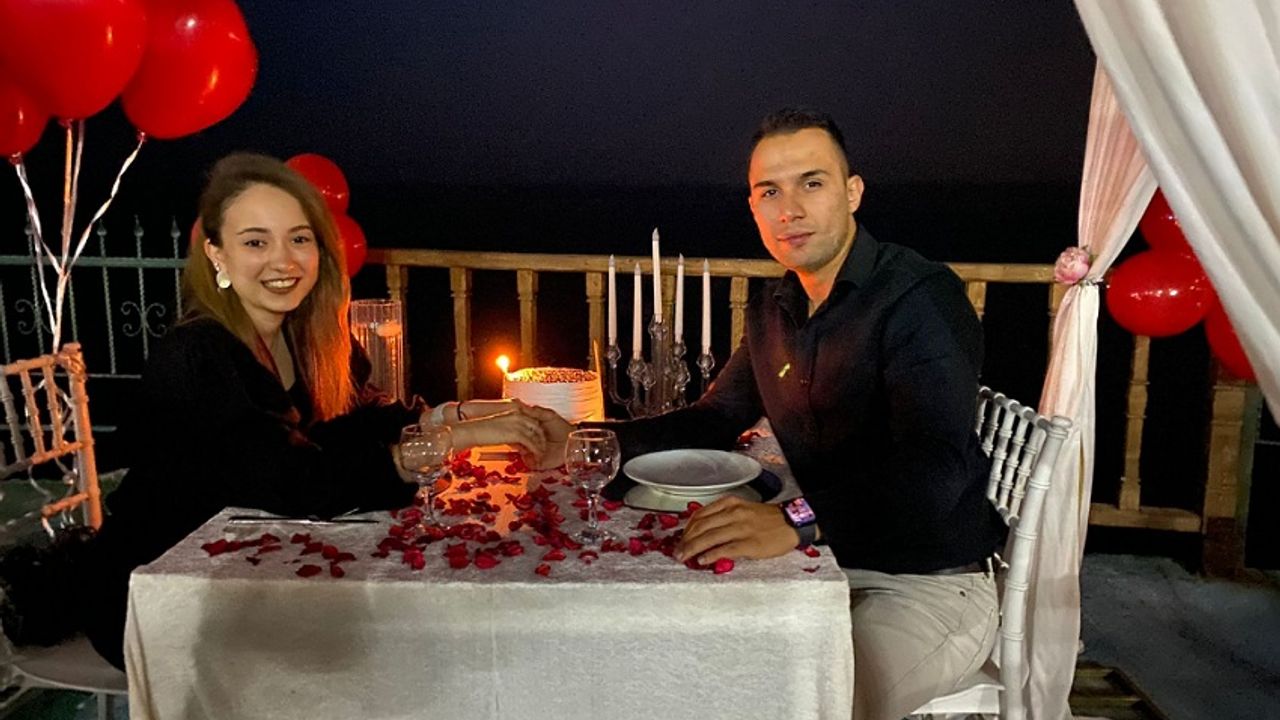 Kanal B Muhabiri Batuhan Darakcı, Kübra Köse'ye evlenme teklif etti
