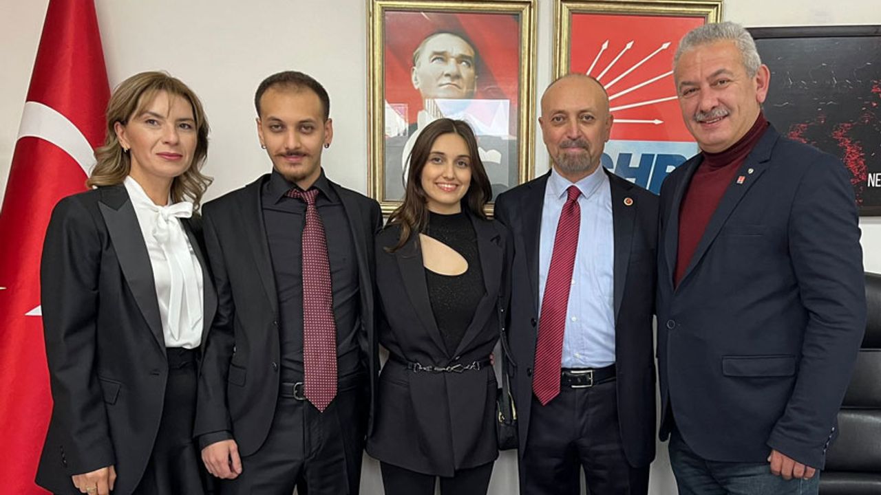 Atınç Kayınova, Zonguldak Belediye Başkan aday adaylığı başvurusunu yaptı