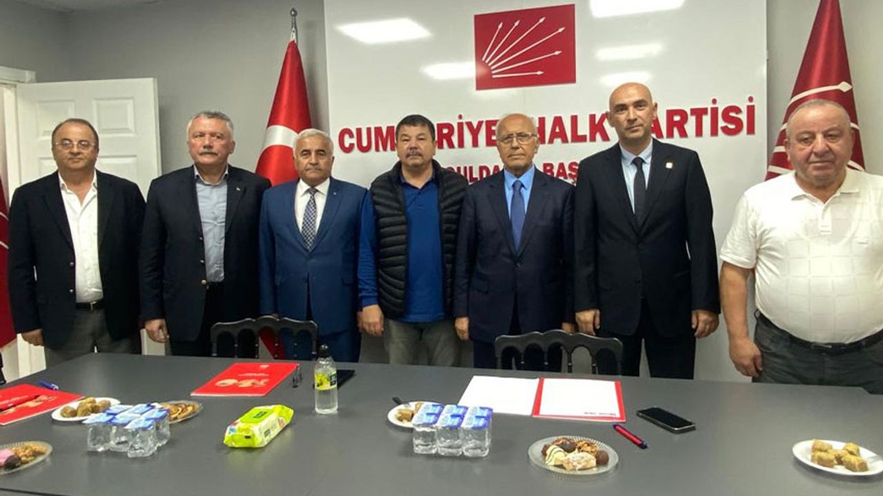 AK Parti'den sonra CHP eski İl Başkanları da buluştu 