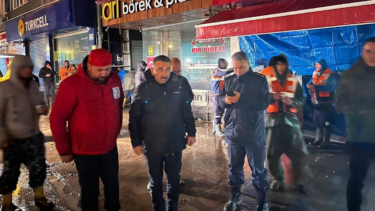 Vali Osman Hacıbektaşoğlu, selin vurduğu Ereğli’de