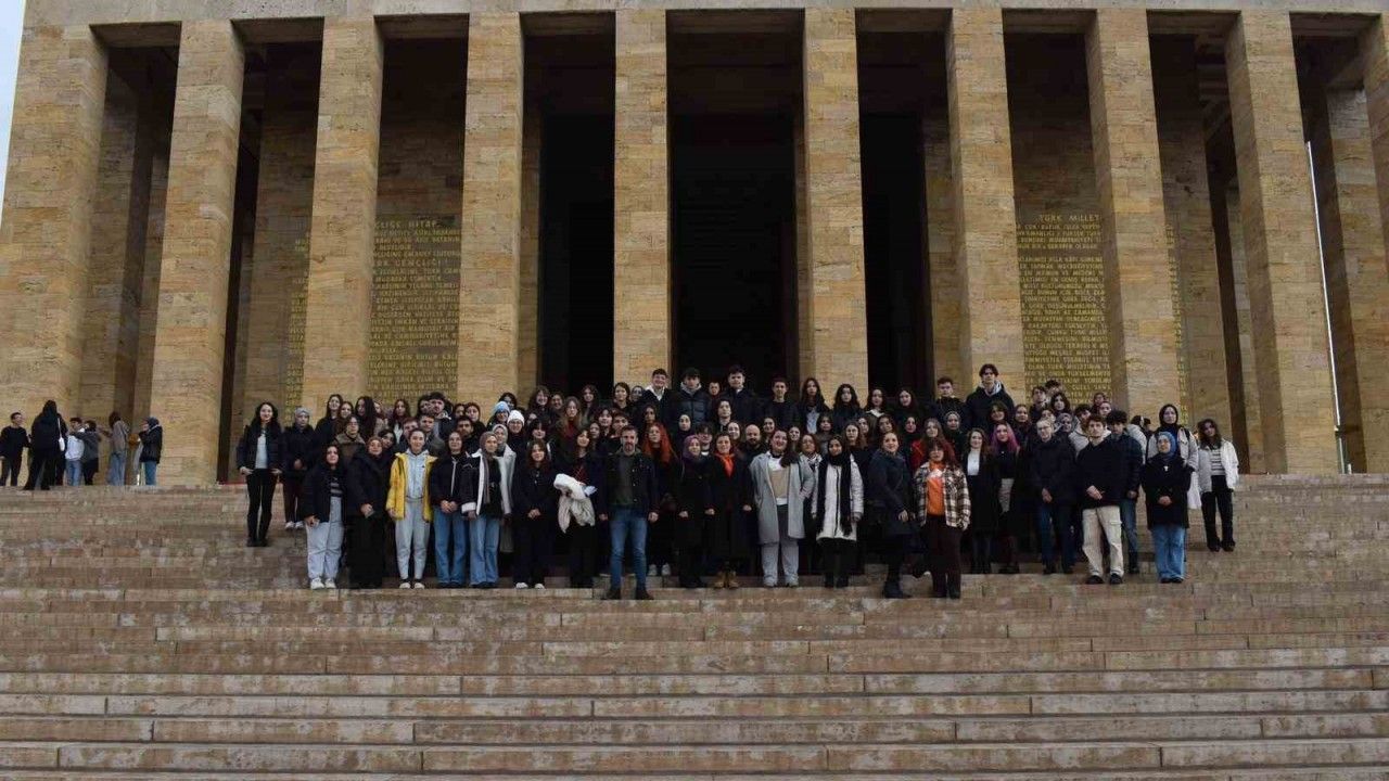 Akademi öğrencilerinden Anıtkabir’e ziyaret