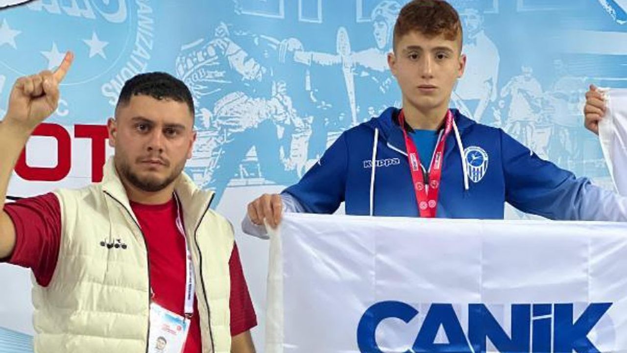 Mübeyyin Parlak, Kick Boks Şampiyonası'nda Türkiye 2’ncisi oldu