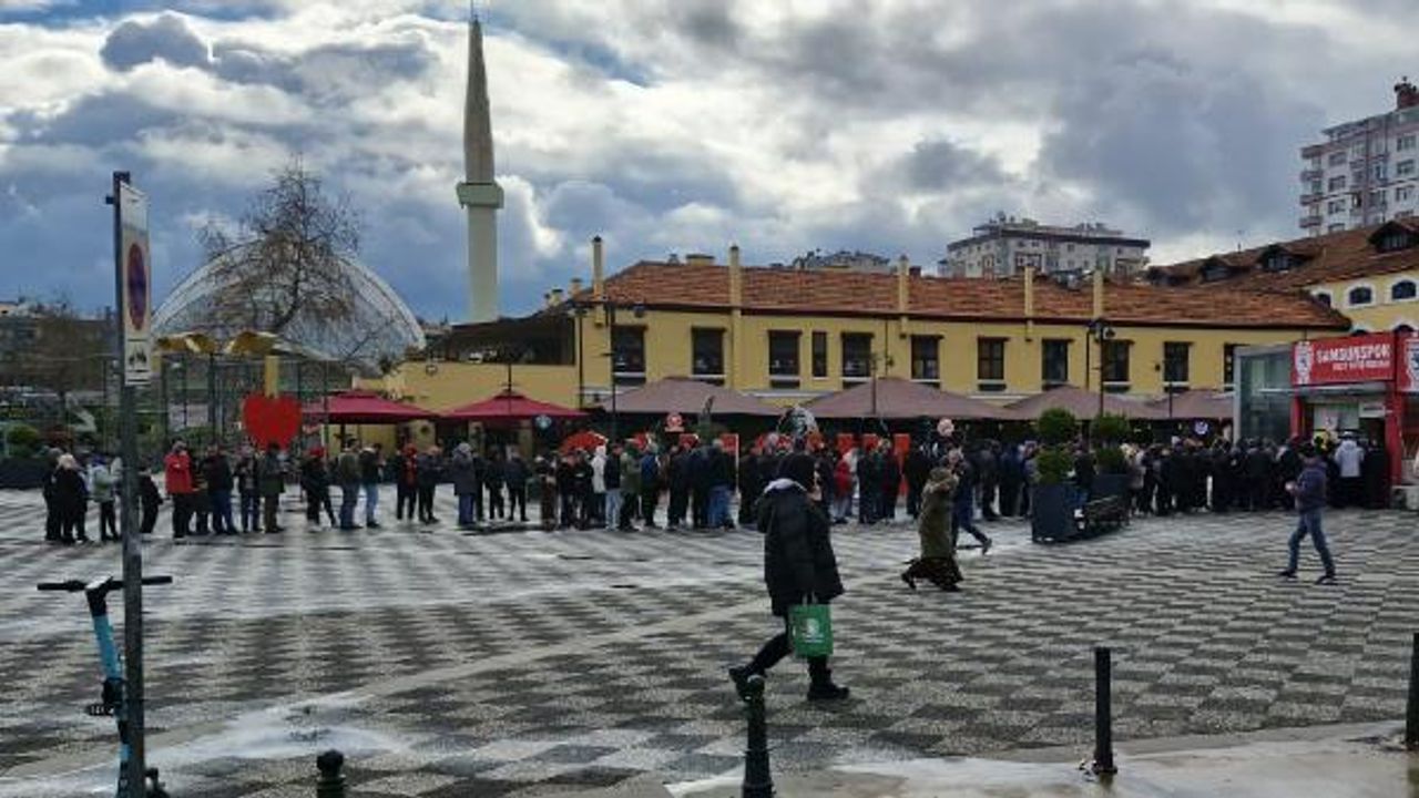 Samsunspor - Galatasaray maçı biletlerine yoğun ilgi