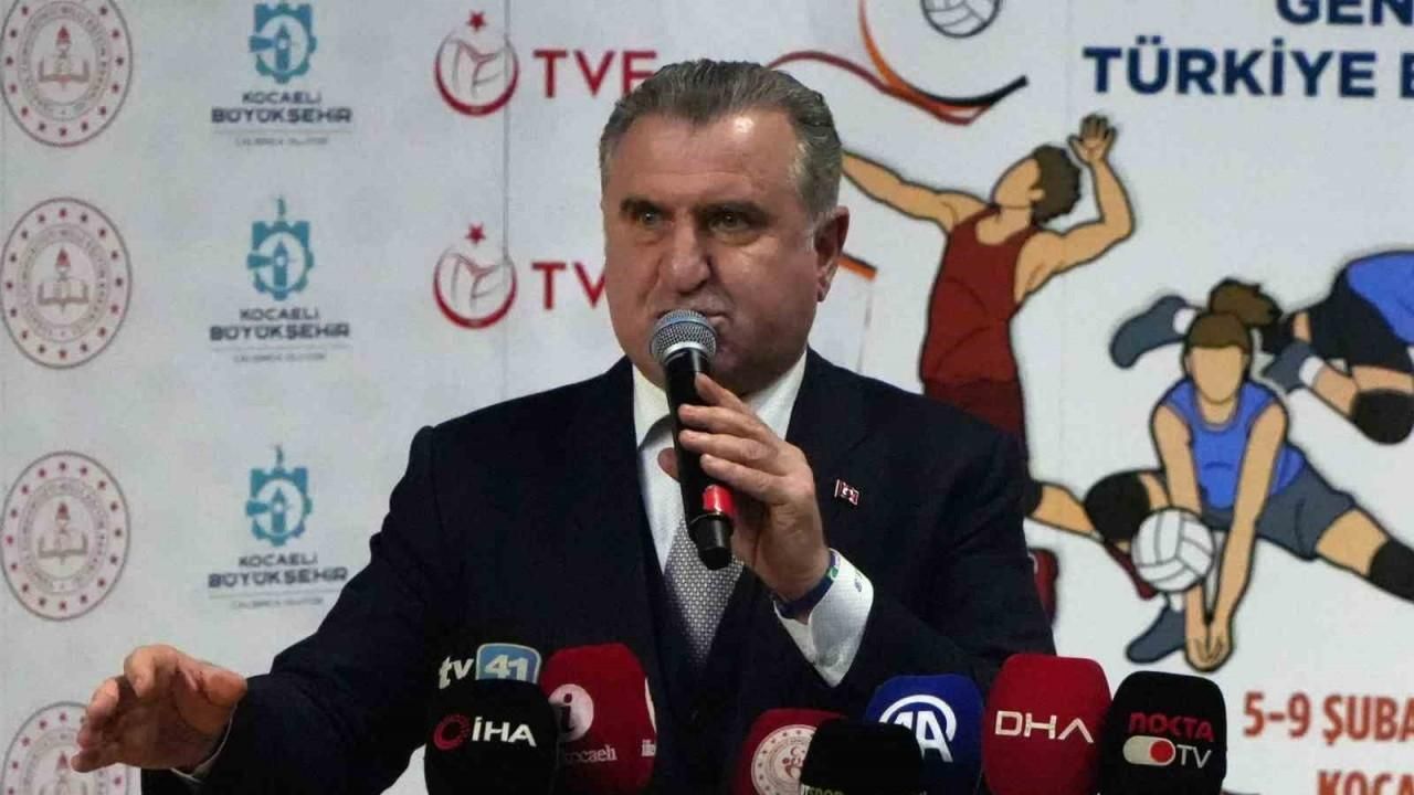 Bakan Osman Aşkın Bak: "Voleybolda zirveye yürüyen Türkiye var"