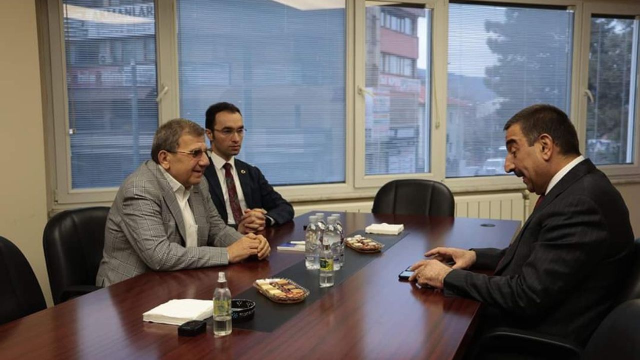 Vali Osman Hacıbektaşoğlu, Alagözler Şirketler Grubu'nu ziyaret etti