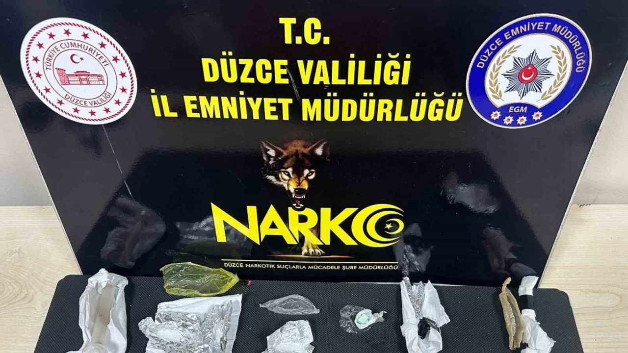 Polisten uy*şturucu operasyonu