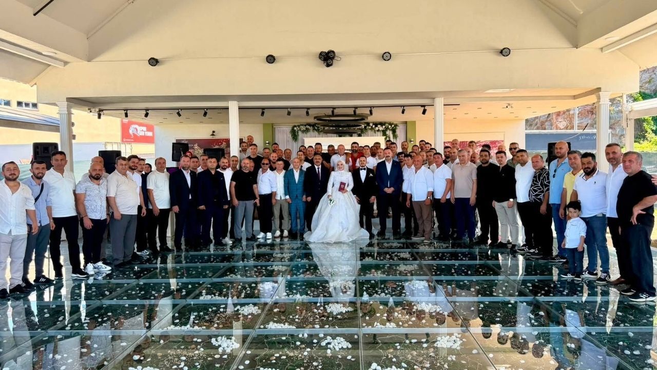 Dilara İris ile Atakan Uysal hayatlarını birleştirdi