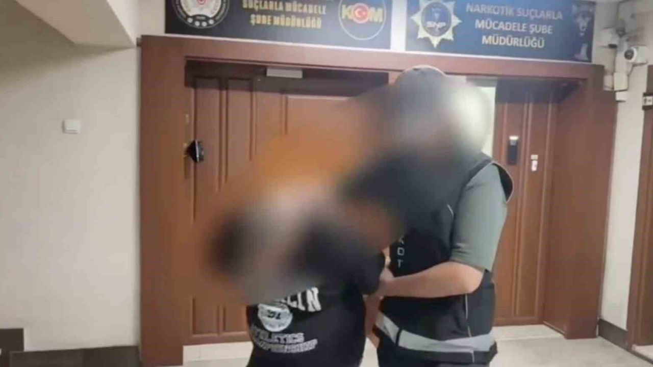 Uy*şturucu taciri suçüstü yakalandı