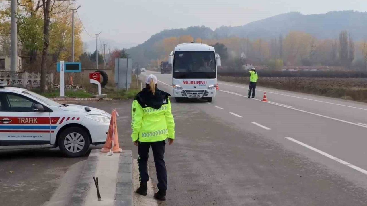 Trafik denetimlerinde 3 milyon 19 bin lira ceza