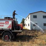 Kereste fabrikasının yanında korkutan yangın: Alevler tesise sıçramadan söndürüldü