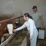 Kızları için köye yerleştiler, bambaşka bir hayat yaşamaya başladılar