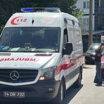 Yaya geçidinde otomobil yaşlı adama çarptı: 1 yaralı