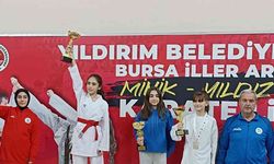 İzmit Belediyesporlu karateciler Bursa’dan madalyalarla döndü