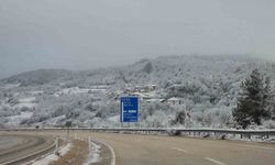 Karabük-Bartın karayolunda kar yağışı etkili oluyor