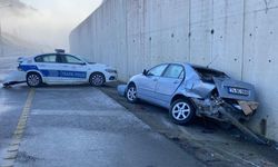 Otomobilin altında kalmaktan son anda kurtuldu