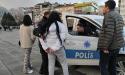 Genç kızların kavgasında kan aktı: 1 yaralı