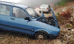 İki otomobil çarpıştı: 3 yaralı