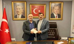 Tek başına 248 üye yaptı: İl Başkanına teslim etti 