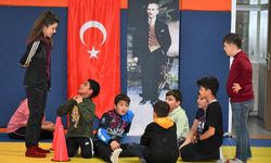 Salonlar dolup taşıyor