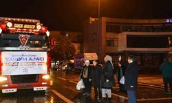 Çadırların altlarına konulmak üzere 2 tır palet gönderdi