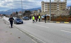 Çöp kamyonu ile çarpışan otomobil sürücüsü yaralandı