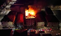 6 katlı otelin çatısı alev alev yandı