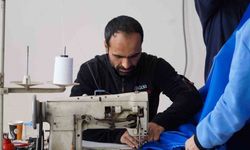 Terziler, döşemeciler ve kadınlar deprem bölgesine çadır üretimine geçti