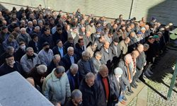 Gıyabi cenaze namazı kılındı, cami avlusu doldu taştı