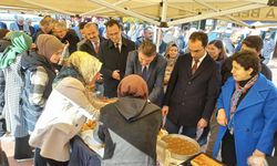 Depremzedeler yararına kermes düzenlendi, ürünler kısa sürede tükendi