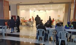 Gönüllüler AVM'de kan vermeye başladı 