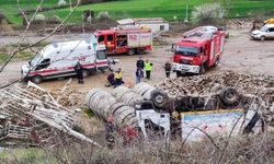 Yaklaşık 70 metre yuvarlanan çöp kamyonundan dışarıya fırladı