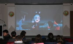 Depremzede çocuklar çizgi film ile moral buldu