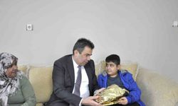 Depremzede çocuklara moral desteği