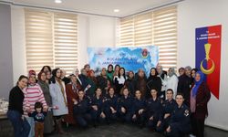 Jandarma özel günde depremzede kadınları unutmadı