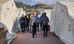 Yaraların sarılması için deprem bölgesinde