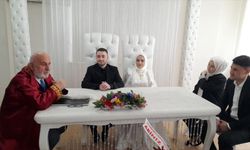 41 yılda 10 bin nikah kıydı doğum gününde emekli oldu