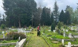 Mezarlıklarda bayram temizliği