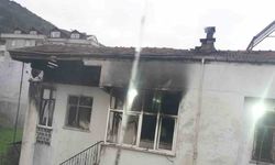 Sobayı yakmak için kullandığı yanıcı madde evi küle çeviriyordu