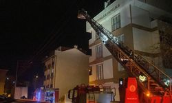 Tadilat yapılan çatıda yangın çıktı
