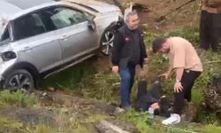 1’i tarlaya uçtu, diğeri takla attı: 2 yaralı 