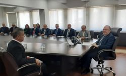 İş isteyenler Halk Günü'ne geldi 