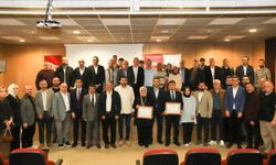 AK Parti Düzce milletvekilleri mazbatasını aldı