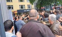 Çarşı karıştı: Kentin göbeğinde kalabalık gruplar birbirine girdi
