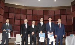 Ezbere 40 Hadis Okuma Yarışmasında dereceye giren öğrencilere ödülleri verildi