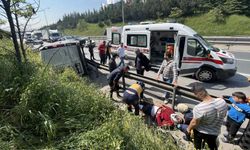 Lastiği patlayan araç takla attı: 2 yaralı